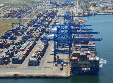 Containere cu 110 tone de deşeuri pentru Thailanda, depistate în port la Constaţa şi oprite de la export
