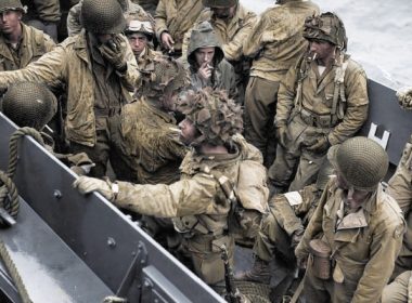 Se împlinesc 77 de ani de la Debarcarea din Normandia. Primul moment al eliberării Europei ocupate, în fotografii color
