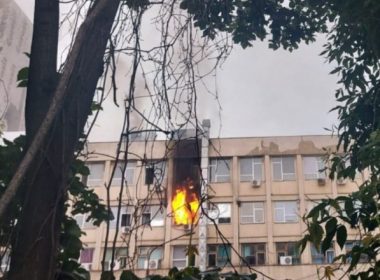 Incendiu la spitalul de copii din Iaşi. Flăcări imense! Din fericire nu există victime