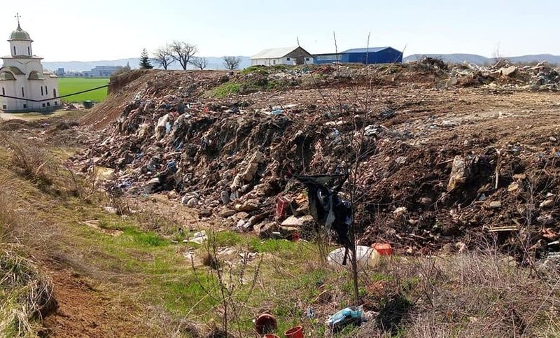 Amendă de 50.000 de lei dată de Garda de Mediu Primăriei oraşului Băicoi pentru depozitarea necontrolată a deşeurilor