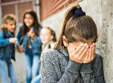 Copiii, lăsaţi singuri în faţa bullying-ului