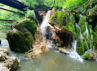 Precizările Romsilva după prăbuşirea cascadei Bigăr: A cedat sub propria greutate. Cascada se va regenera
