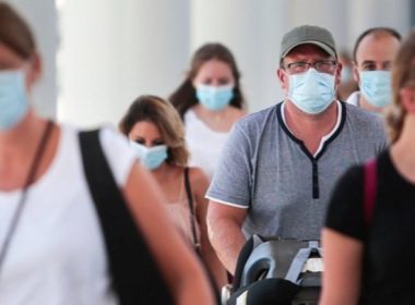 Spania renunţă la masca de protecţie