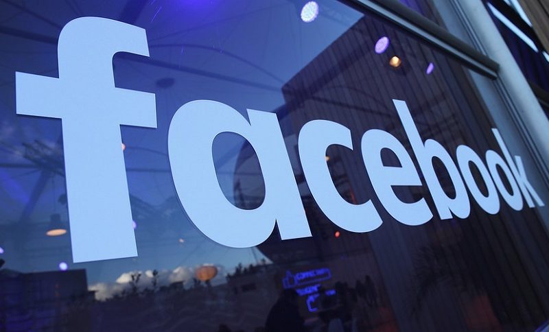 Facebook îşi schimbă numele META