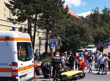 Doi motociclişti maghiari, răniţi într-un accident la Petroşani