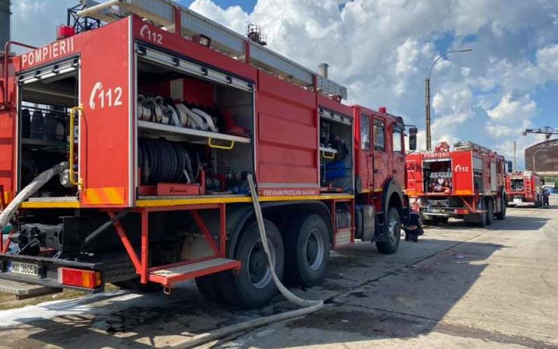 Pompierii au acţionat încă 20 de ore la Potromidia pentru răcirea instalaţiilor rafinăriei