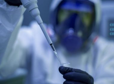 'Număr important'' de eşecuri ale vaccinului Janssen semnalate în Franţa