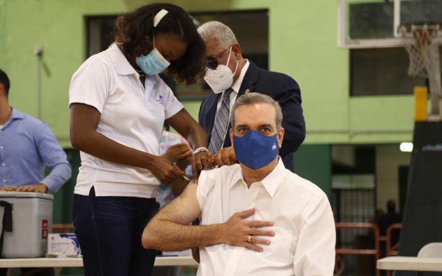 Preşedintele Republicii Dominicane a primit a treia doză de vaccin anti-Covid