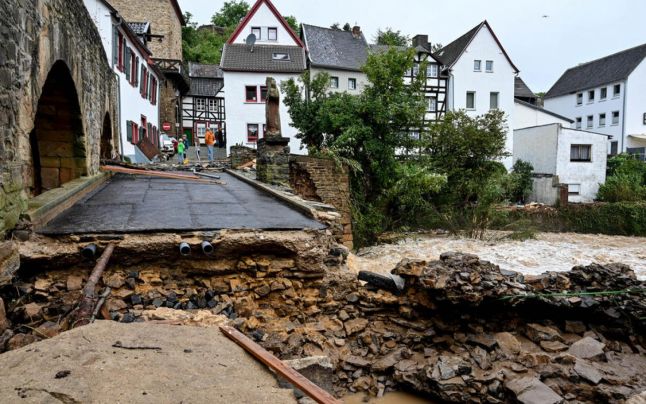 Cel puţin patru morţi şi până la 60 de persoane date dispărute în urma unor inundaţii grave în Germania