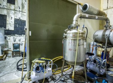 Poliţia olandeză a descoperit cel mai mare laborator de droguri sintetice din ţară. Producea „marfă” de 1 milion de euro pe zi