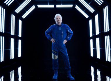 Cursa miliardarilor. Richard Branson anunţă că va zbura în spaţiu pe 11 iulie, înaintea lui Jeff Bezos