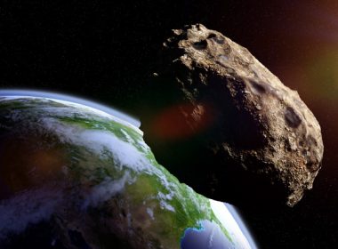 Specialist român de la NASA: „Asteroizii pot lovi oricând Terra, iar sateliţii lui Elon Musk le îngreunează detectarea”