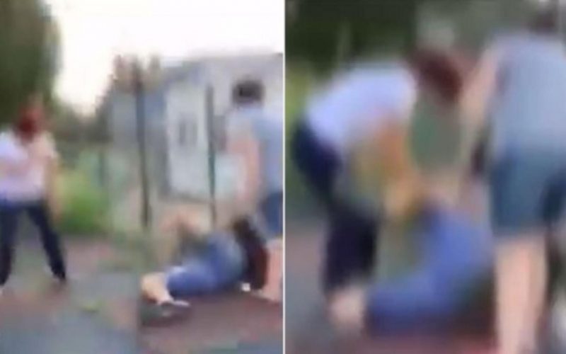 Copil bătut de două femei într-un parc