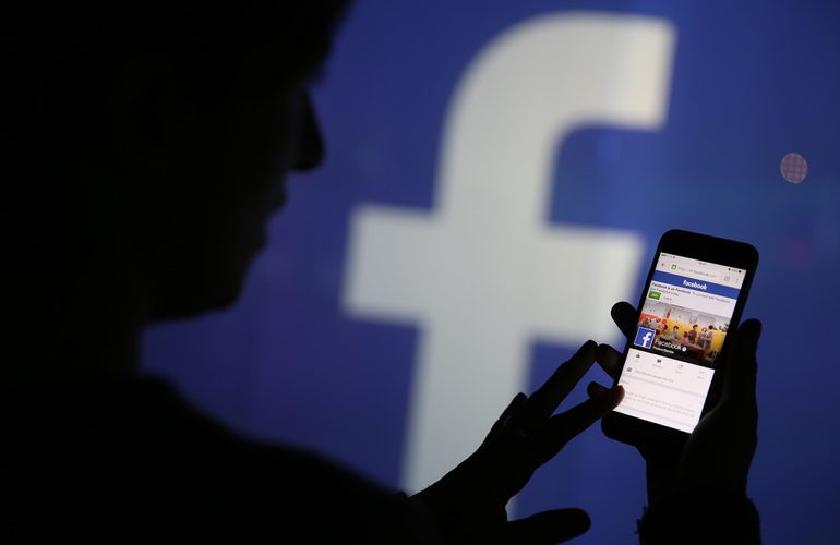 Rusia limitează accesul la reţeaua Facebook, acuzată că cenzurează mass-media ruse