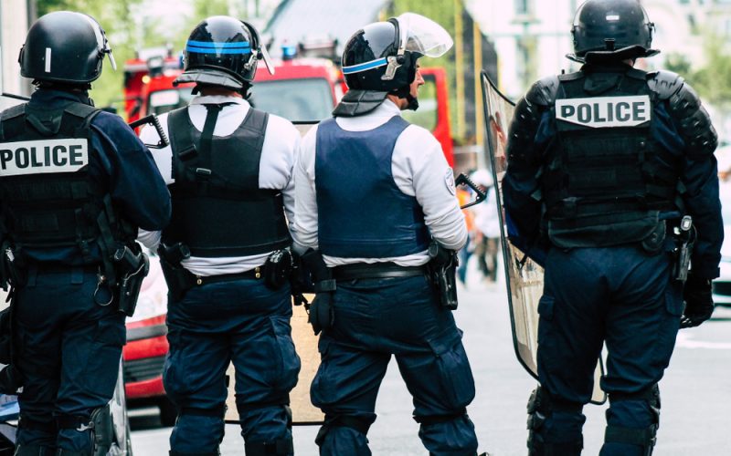 Român arestat după ce a atacat cu un cutter un turist spaniol în Paris