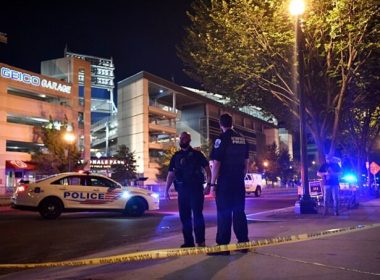 Trei răniţi într-un incident armat în apropierea unui stadion din Washington