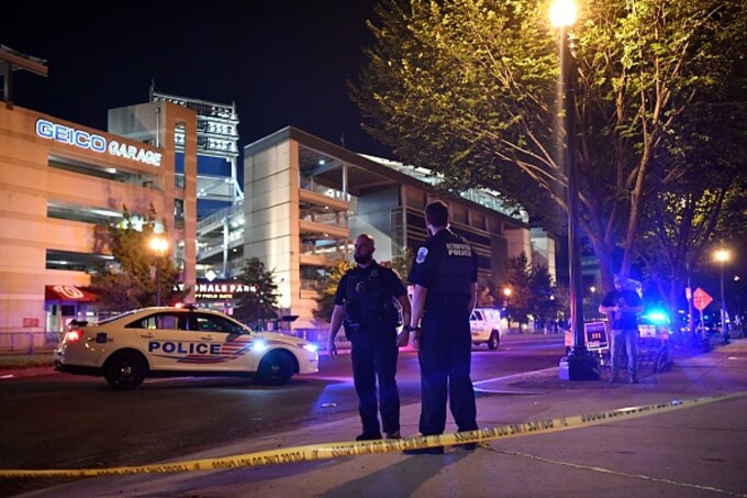 Trei răniţi într-un incident armat în apropierea unui stadion din Washington