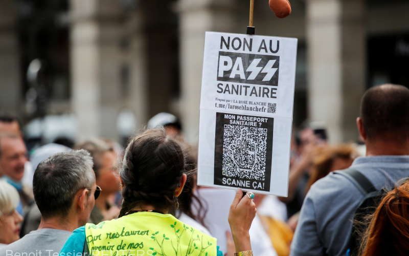 Proteste masive în Franţa împotriva certificatului sanitar