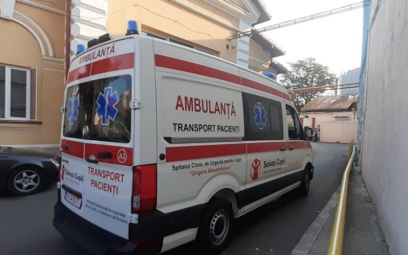 „Ambulanţele pentru viaţă” au ajuns la cel mai mare spital de copii din România. Unitatea sanitară mai avea o singură ambulanţă funcţională, dar care necesita reparaţii