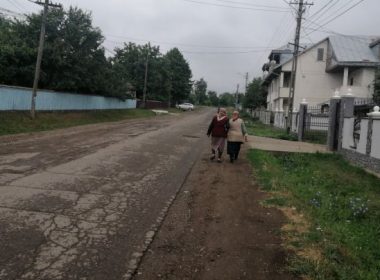 Un bărbat dat dispărut de 30 de ani s-a întors acasă, în Bacău. Familia îi făcea parastase, vecinii îl credeau plecat cu o femeie