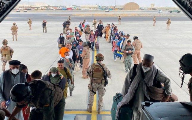 Soldaţii americani au părăsit aeroportul din Kabul pentru a recupera mai multe persoane aflate în apropiere