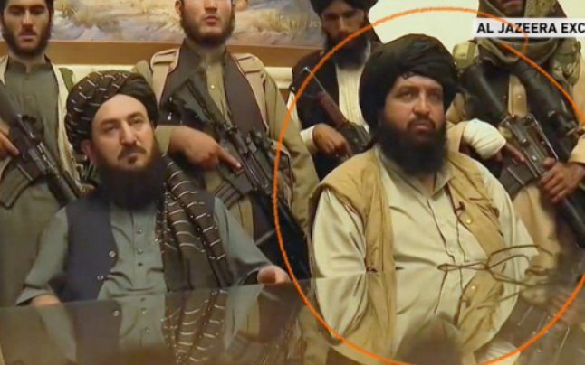 Unul din comandanţii filmaţi la palatul prezidenţial sărbătorind victoria talibanilor s-a lăudat că a fost închis la Guantanamo