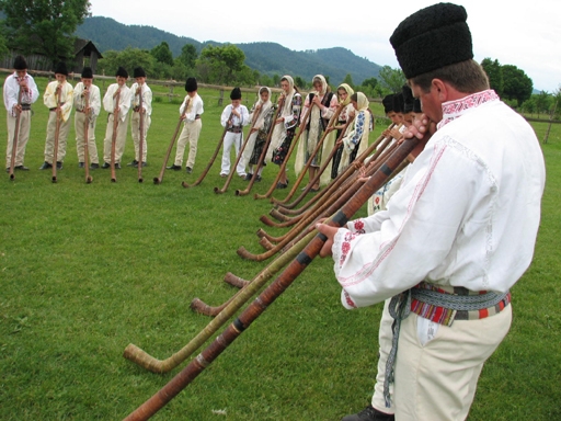 Tradiţii vii, în satele româneşti