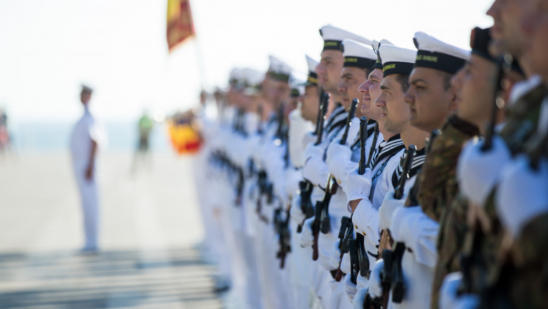 Ziua Marinei Române, fără spectatori şi anul acesta. Klaus Iohannis şi Florin Cîţu participă la ceremonia din Portul Militar Constanţa