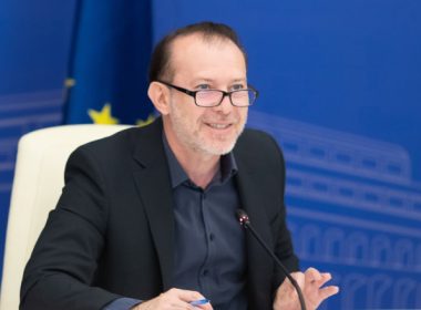 Replica lui Cîţu pentru liderii PSD care îl trolau din Vama Veche: Vacanţă frumoasă până în 2028