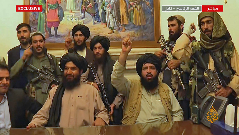 Talibanii au început să-şi numească oamenii într-un guvern interimar. Un fost deţinut la Guantanamo este ministru al Apărării