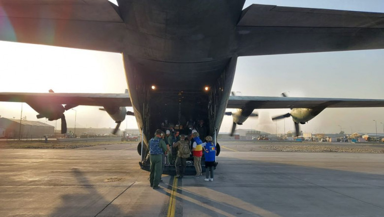 Încă un român a fost evacuat din Afganistan. Avionul Hercules a mai preluat un bulgar, un britanic şi un american