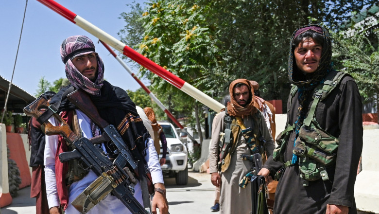 Statele Unite anunţă că s-au înţeles cu talibanii privind un coridor de evacuare spre aeroportul din Kabul