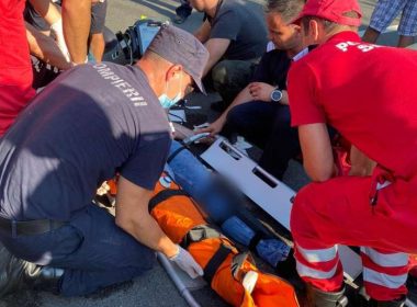 Pompierii buzoieni care se întorceau din Grecia au intervenit la un accident rutier petrecut în faţa lor