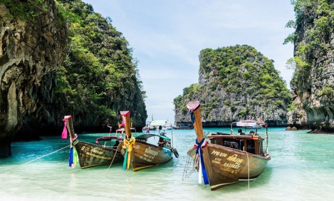 Thailanda interzice cremele de plajă ce conţin substanţe chimice. Turiştii, amendaţi cu 2.000 de lire