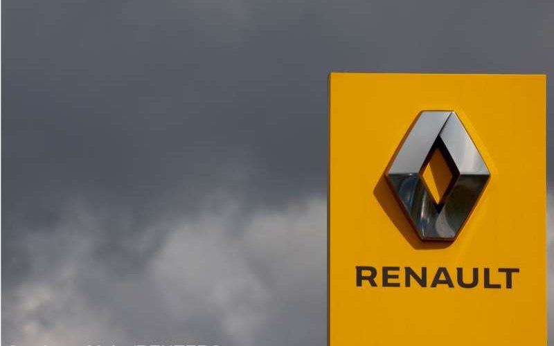 Renault negociază cu sindicatele franceze eliminarea a 2000 de locuri de muncă