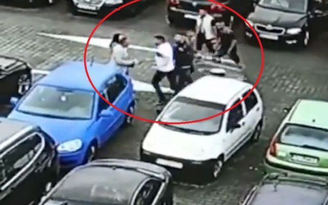 Un bărbat din Craiova a fost bătut pentru un loc de parcare. „Aşa, şi? Vrea muşchiu’ meu locul ăsta!”