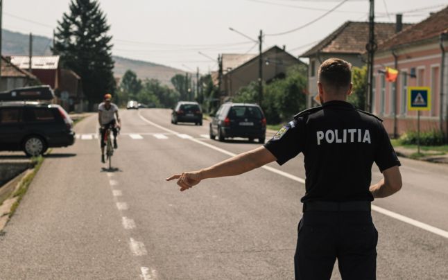 Cum să devii om al legii fără să treci pe la şcoală. Poliţia Română primeşte în sistem inclusiv infractorii reabilitaţi