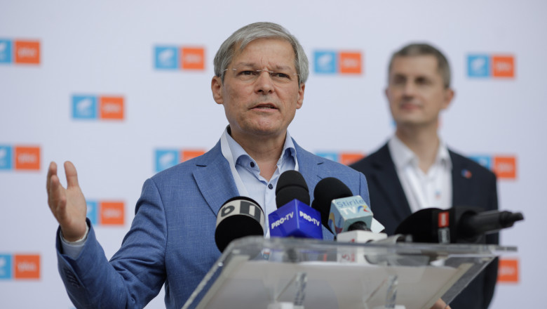 Dacian Cioloş, după succesul moţiunii de cenzură: „Drum bun, domnule Cîţu!”