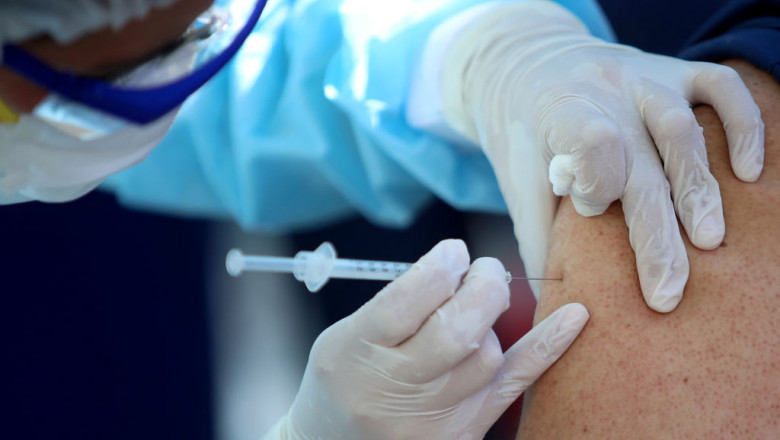 Medicii nevaccinaţi nu au voie pe secţiile Covid