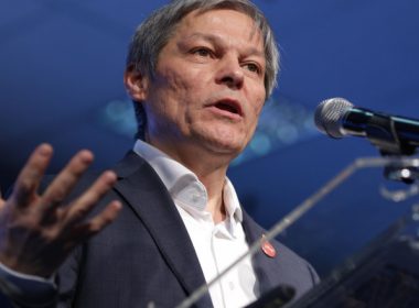 Dacian Cioloş îşi va anunţa la ora 18 demisia din funcţia de preşedinte al USR. Cătălin Drulă, posibil preşedinte interimar