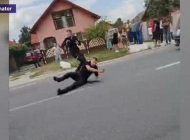 Poliţişti atacaţi cu bâta de un bărbat din Gorj. Au avut nevoie de ajutorul trupelor speciale