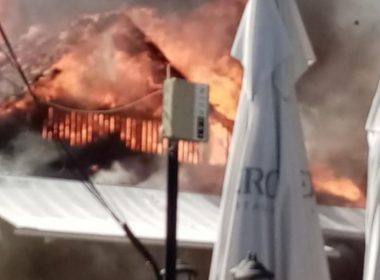 Incendiu violent, terase în flăcări