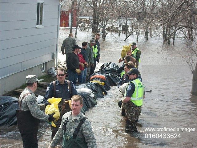 Noi mărturii după inundaţiile care au şocat SUA: "Strada era sub un metru şi jumătate de apă, maşinile erau scufundate. Incredibil!"