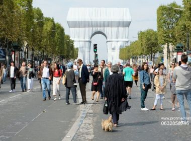 La plimbare pe Champs Elysees