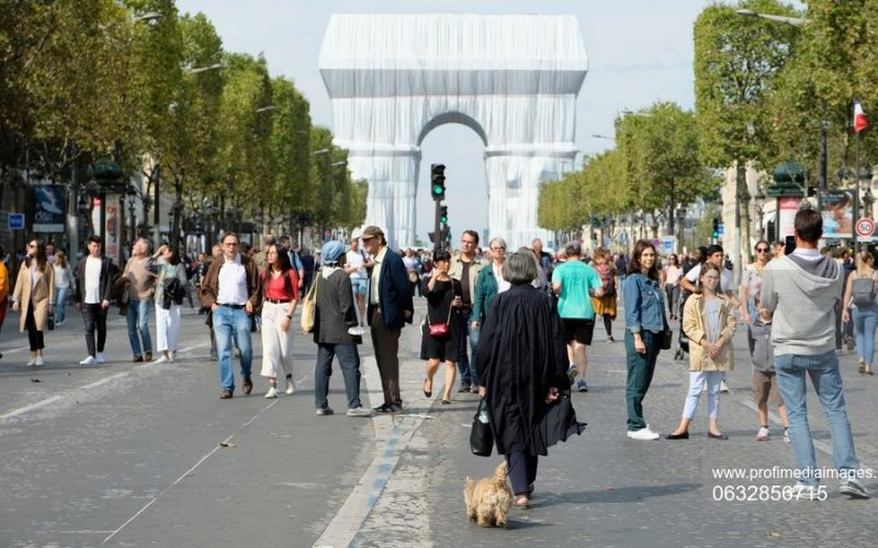 La plimbare pe Champs Elysees