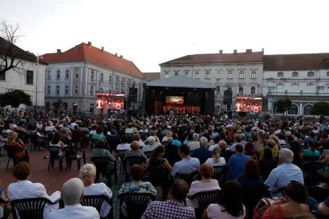 Festivalul de Operă şi Operetă în aer liber aduce trei spectacole ale ONRT, în Piaţa Libertăţii