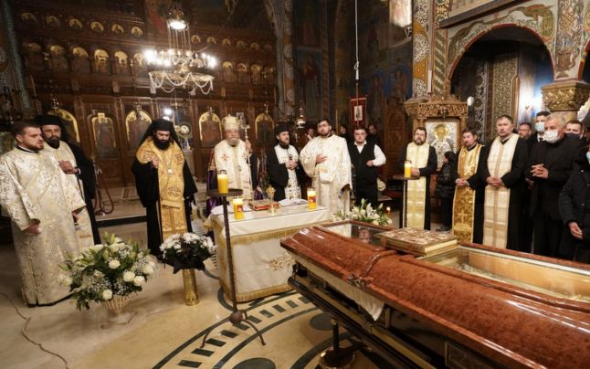 Sicriul cu trupul episcopului Gurie a fost adus la Catedrala „Sf. Nicolae” din Deva. Aici va fi înmormântat