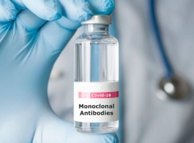 Tratamentele cu anticorpi monoclonali pentru pacienţii cu COVID-19 vor fi disponibile de vineri în spitalele din ţară