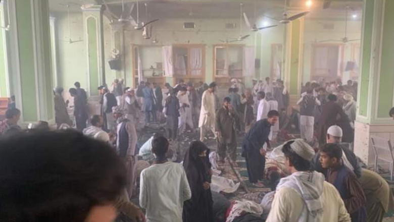 Atacatori sinucigaşi s-au aruncat în aer într-o moschee şiită din Kandahar, Afganistan. Cel puţin 37 morţi şi 70 de răniţi