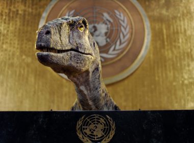 Un dinozaur a cerut la ONU ca omenirea să nu-şi provoace extincţia